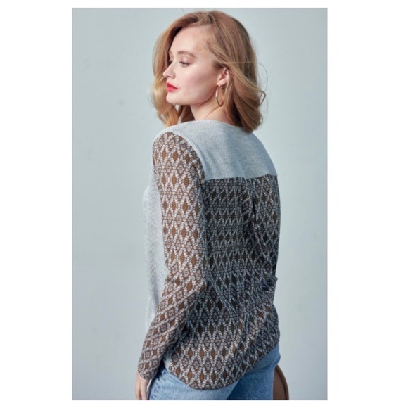 FALL CONTRAST TOP🖤New item in our Boutique🖤🖤 - Picture 6 of 8